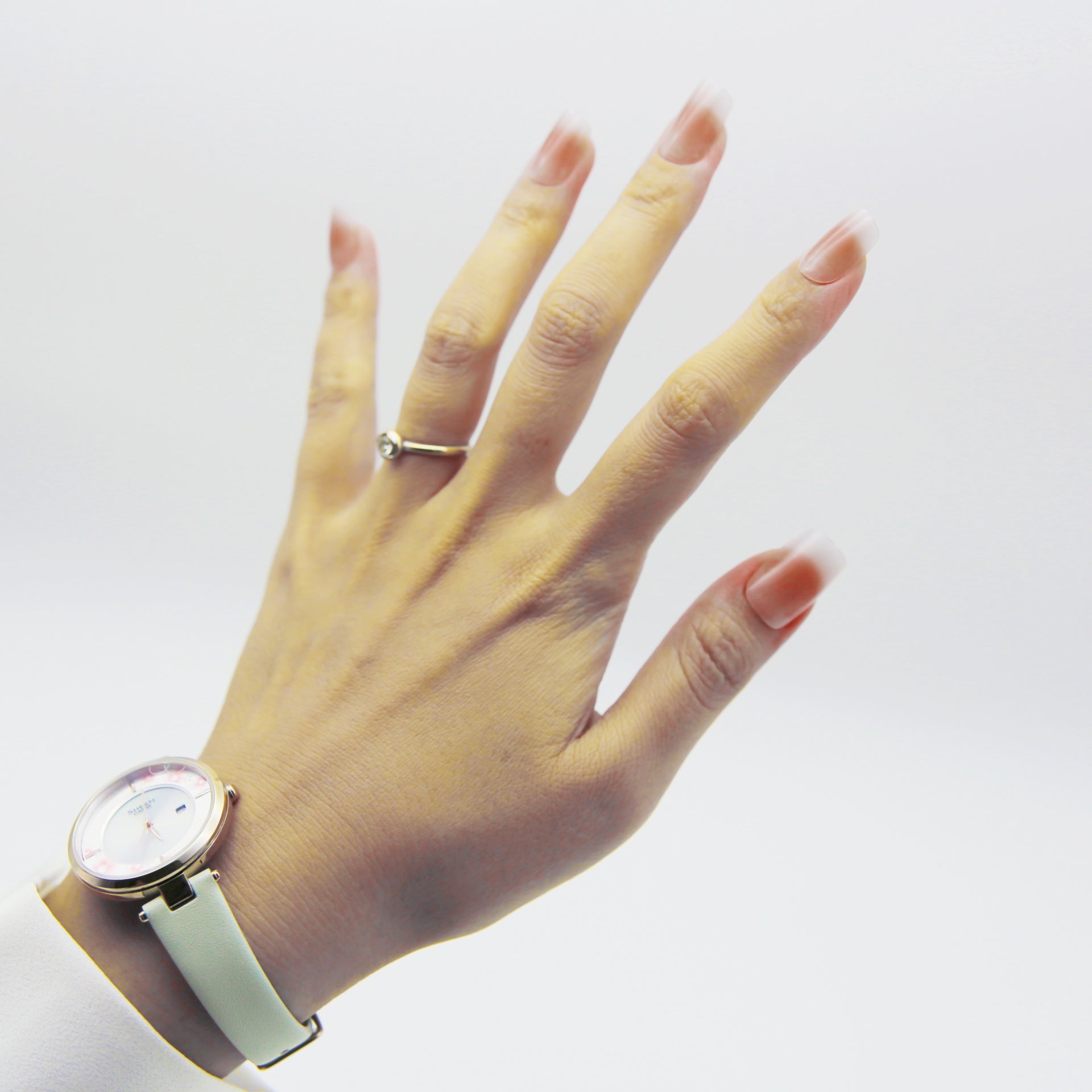 Natural Nude Gradient Medium Coffin tip.120 pieces Press-On with 192 gels.