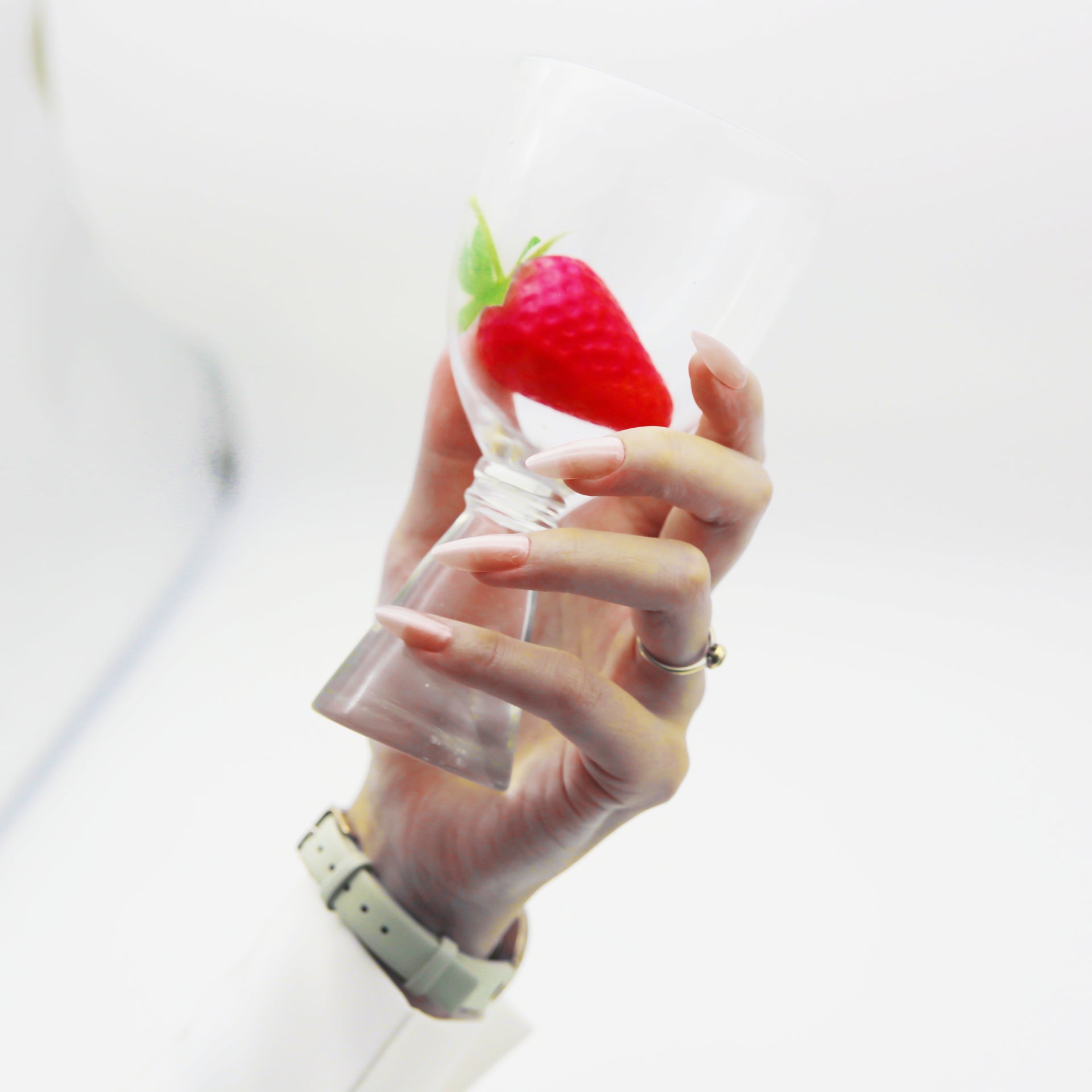 Fair Skin Medium Almond tip.120 pieces Press-On with 192 gels.